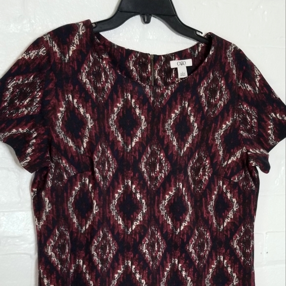 Cute Patterned Dress - Picture 2 of 4